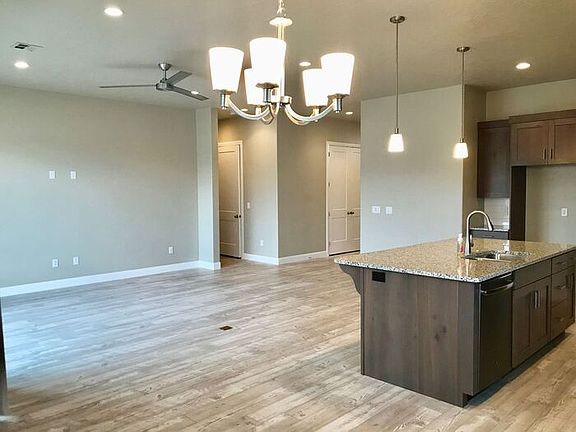 4th image of 2261 S Tonaquint Dr Unit 10