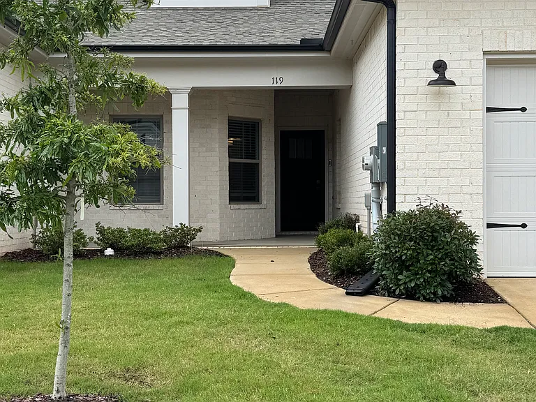 119 Clift Farm Dr — Photo 3