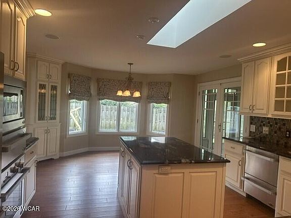 2nd image of 2471 Struthmore Dr