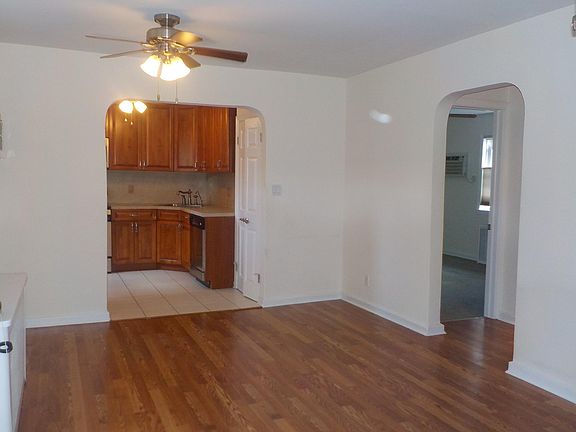 2nd image of 26038 75th Ave Floor 1