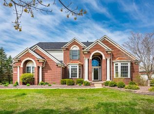 2111 Ashbourne Dr, Canton, MI