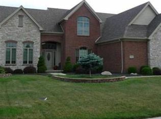 7905 Honeysuckle Dr, Maumee, OH