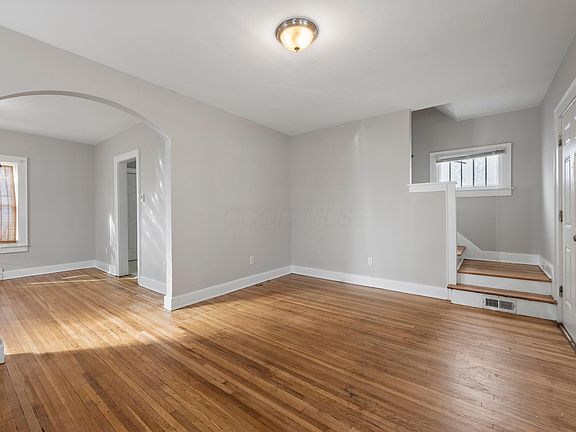 5th image of 553 Townsend Ave