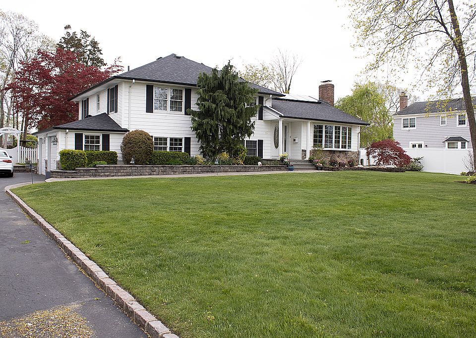 1st image of 85 Benson Ave