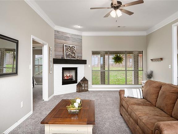 3rd image of 1523 Saratoga Ct
