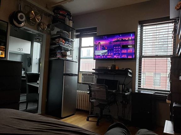4th image of 260 W 15th St #5