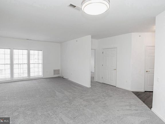 5th image of 100 Beech Blvd APT 204