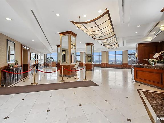 2nd image of 100 Old Palisade Rd APT 2209