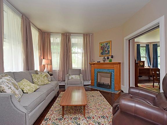 3rd image of 5925 Belmont Ave