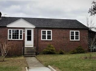 42 Tremont St, Cranston, RI 02920