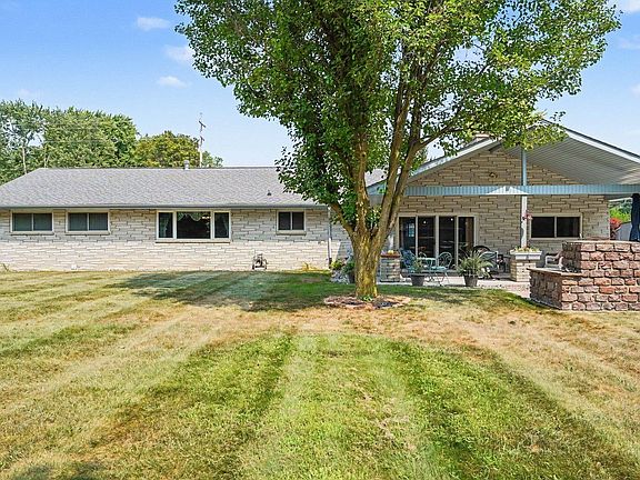 3rd image of 6371 Birchview Dr
