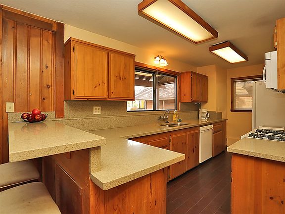 3rd image of 40074 Lakeview Dr