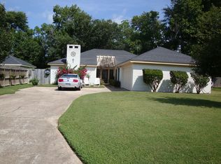 6450 Dakota St, Beaumont, TX 77708