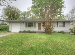 1608 Jefferson Cir, Webb City, MO 64870
