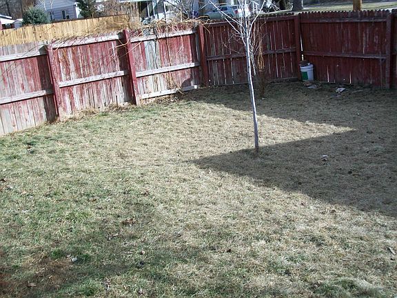 3rd image of 292 E Burton Ave