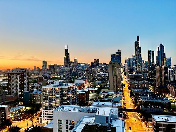 4th image of 1720 S Michigan Ave APT 2301