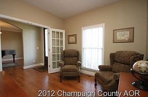 3rd image of 33 Long Grove Dr