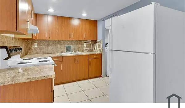 3 bed, 1300 sqft, $2,700 — Photo 2