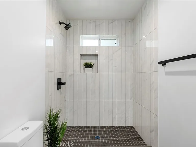 2515 Alsace Ave — Photo 11