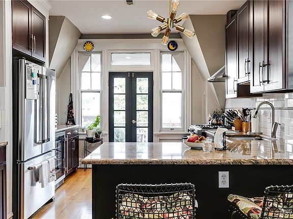 4th image of 2711 Grove Ave #U5