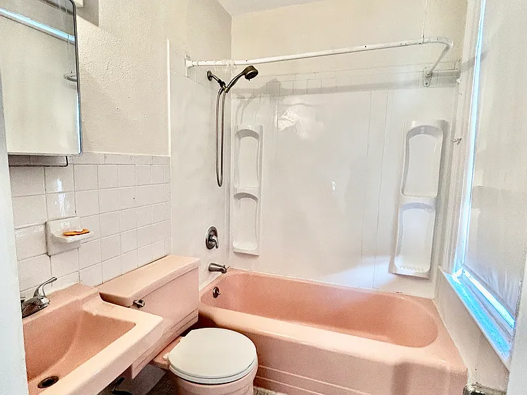 400 Whitney Ave #8 — Photo 12