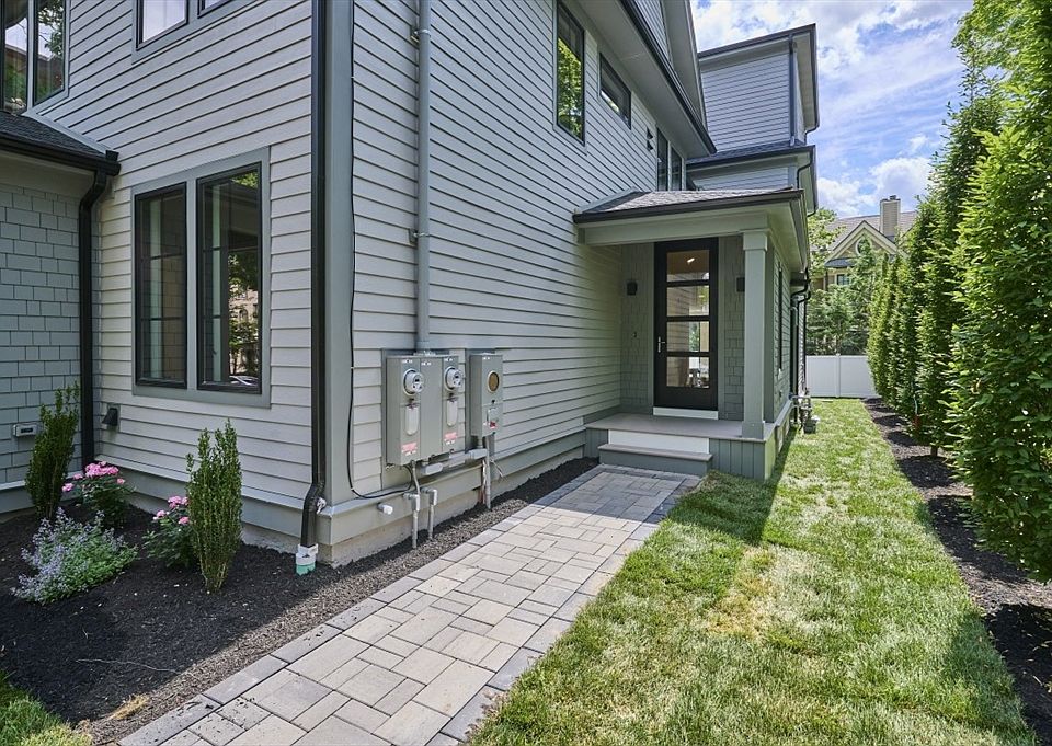 1st image of 123 Fuller St #B