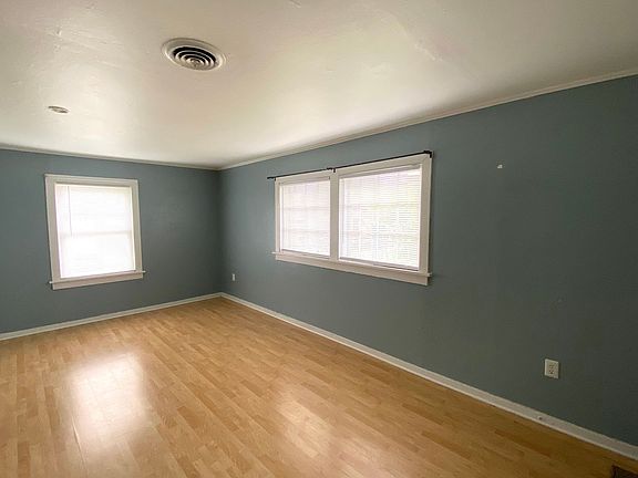 2nd image of 120 Linden St #4