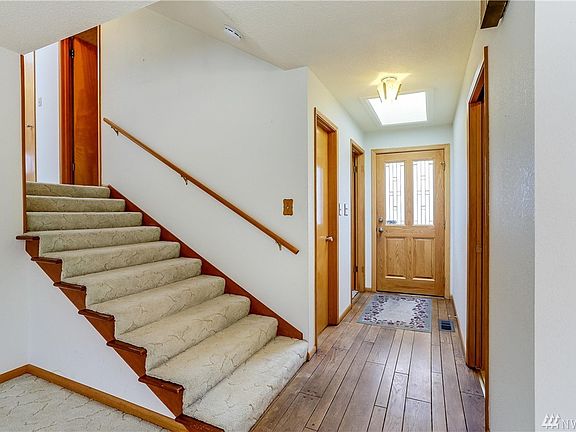 5th image of 5721 36th Ave E