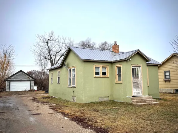 528 4th St SE, Stanley, ND 58784