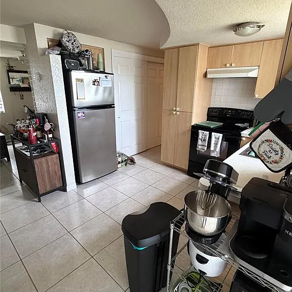 4030 Dalwood Dr — Photo 5