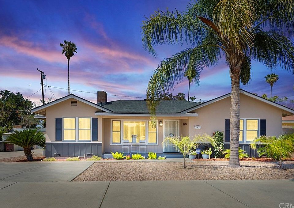 1st image of 40620 Acacia Ave