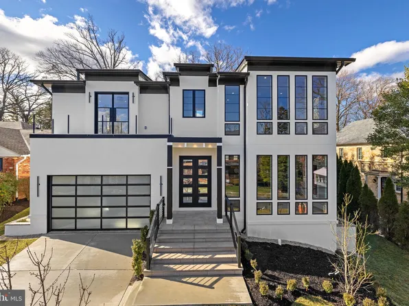 2906 N Kensington St, Arlington, VA 22207