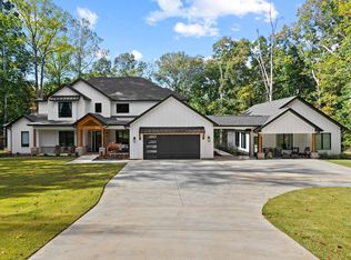 11 Mill Rocks Dr, Greer, SC 29651