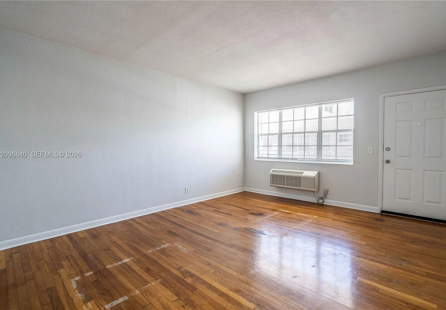 Ritz Royal Palm Ii Condo — Photo 2