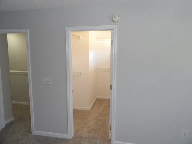 108 Charleston Ct — Photo 57