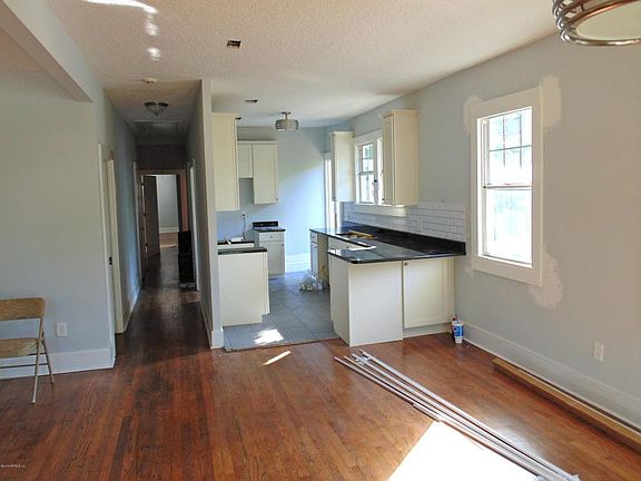 3rd image of 1477 Challen Ave