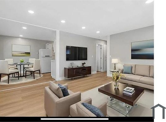 2nd image of 585 Valley Forge Way APT 4