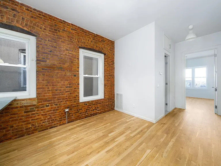 386 Bergen Ave #1R — Photo 7