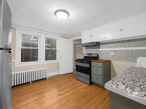 2nd image of 1524 Washington St Unit 1