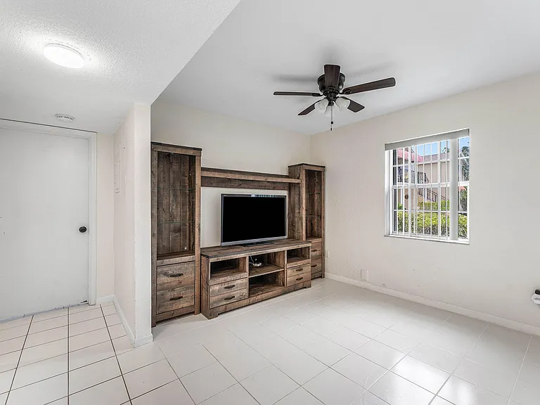 170 Waterside Dr #170 — Photo 16