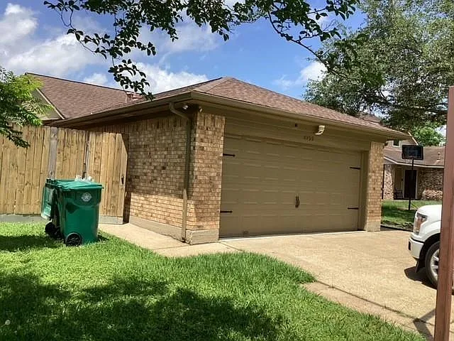 4422 Haiti Ln — Photo 2