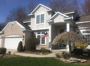 5581 N Meadowgrove Ct SE, Kentwood, MI 49512