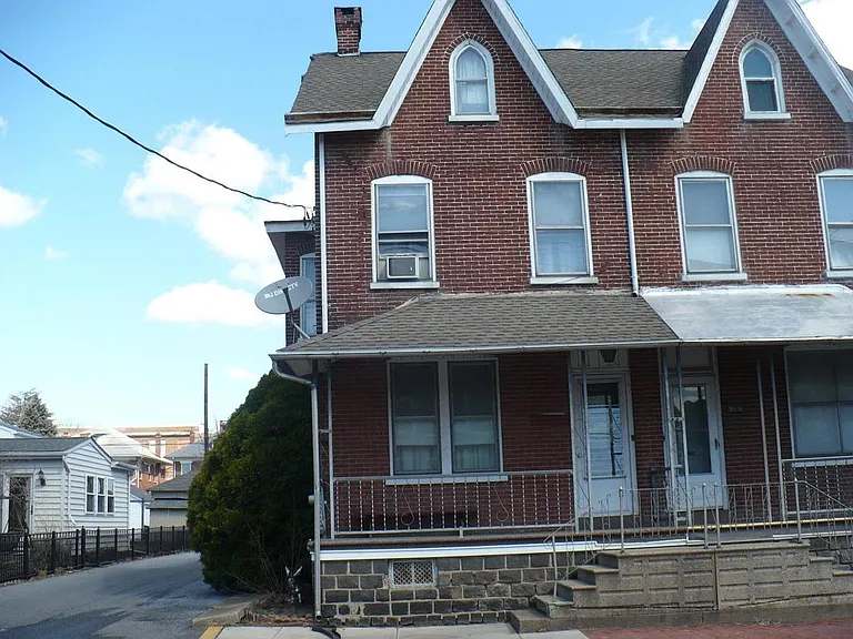 523 E Philadelphia Ave #1 — Photo 1