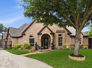 8953 Stratford Dr, North Richland Hills, TX 76182