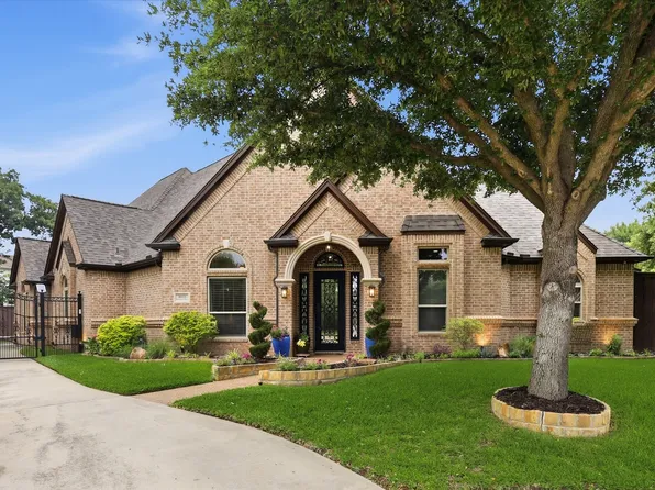 8953 Stratford Dr, North Richland Hills, TX 76182