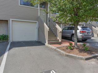214 Sunrise Hill Rd, Norwalk, CT 06851