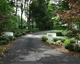 2nd image of 870 S Woodscrest Dr