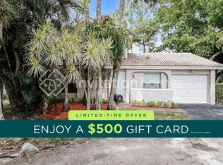 1220 NW 89th Dr, Pompano Beach, FL 33071