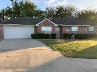 1517 Yellowbird Ct, Desoto, TX 75115