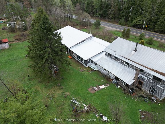2nd image of 3044 Gelert Rd